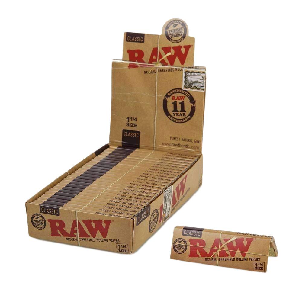 RAW 1 1/4 SIZE ROLLING PAPERS 24CT