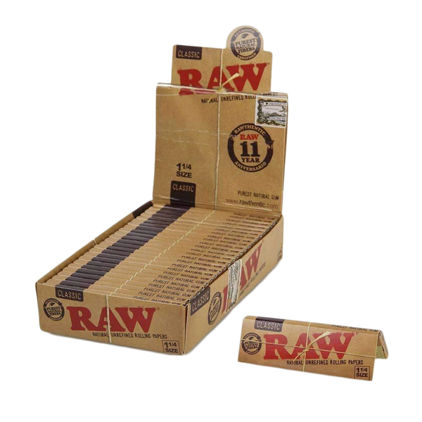 RAW Classic 1 1/4 Rolling Papers 24ct